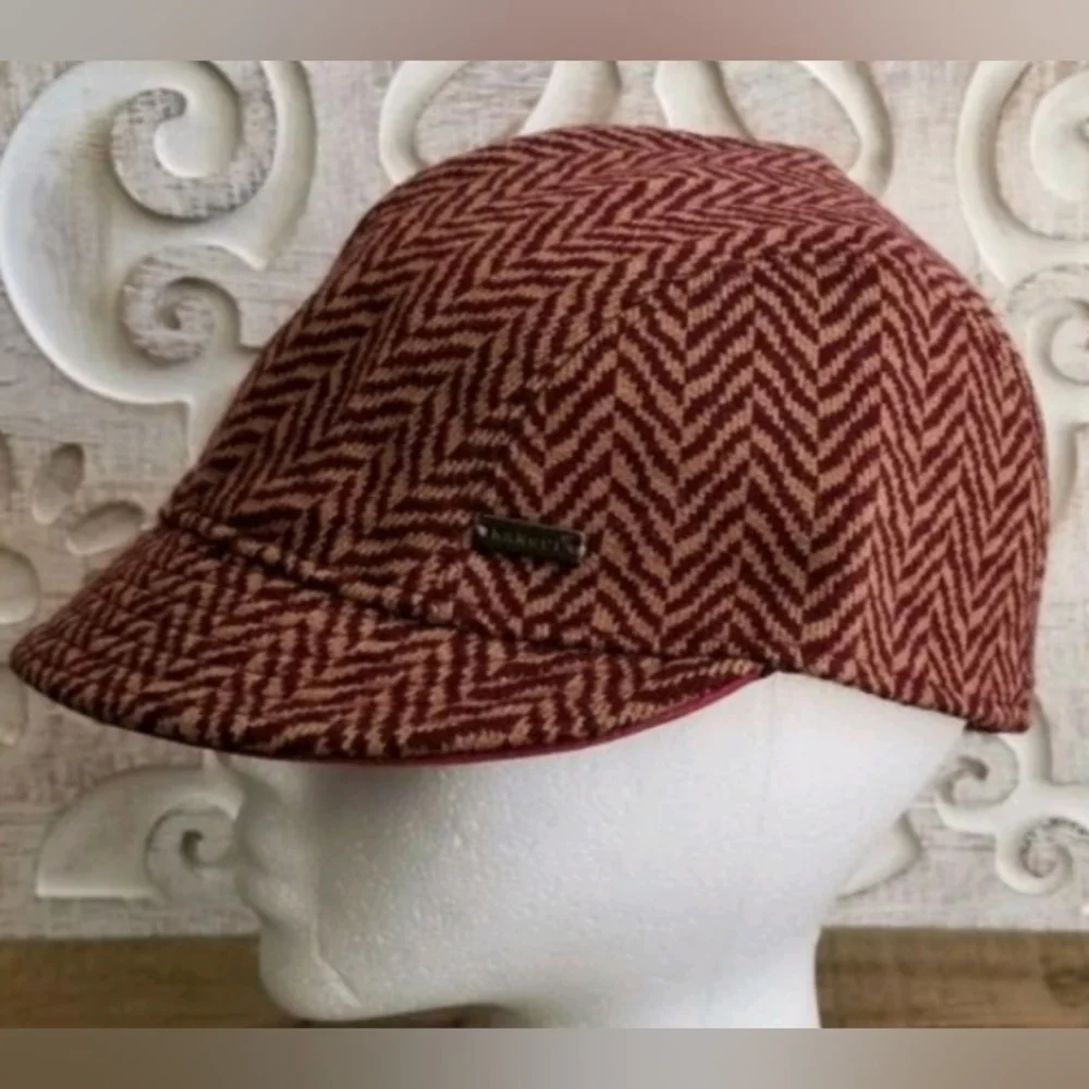 Kangol Undulating Herringbone Deeto Cap Hat 6723BC Wine & Beige Preppy Newsie
